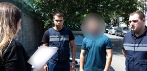 Թբիլիսիում, ոստիկանությունը ձերբակալել է երկու անձի՝ բռնի ուժով իրականացրած կողոպուտի մեղադրանքով