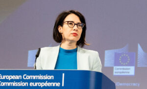 Անիտա Հիպպեր. Ուկրաինան պետք է ինքնուրույն որոշի, թե երբ անցկացնել ընտրություններ՝ հիմնվելով իր սահմանադրության և իրավական շրջանակի վրա, համապատասխան ժողովրդավարական չափանիշներին