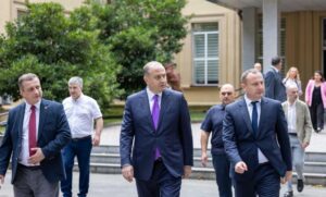 Defence Minister visits military hospital