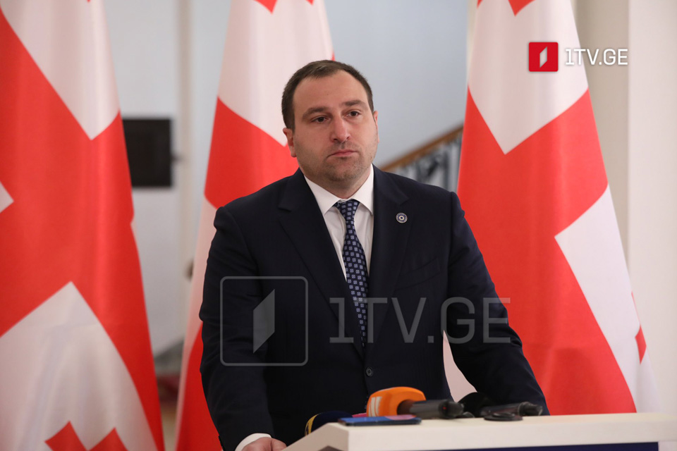 İrakli Kirtsxalia – Maliyyə-Büdcə Komitəsi Maliyyə Nazirliyi ilə birlikdə əmlak vergisi üzrə hazırda mövcud olan həddin artırılması üçün fəal şəkildə çalışır, bu da vətəndaşlara müsbət təsir göstərəcək