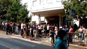 Protest erupts outside Tbilisi Public School No. 21 following last-minute closure over structural safety concerns