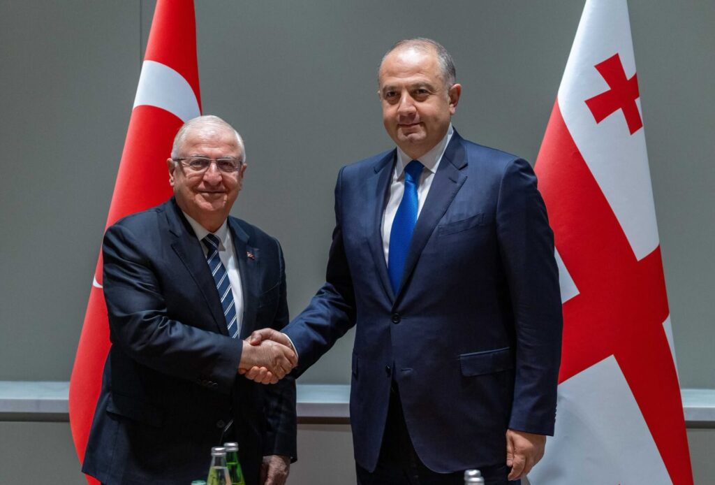Georgian Defence Minister meets Turkish counterpart in Azerbaijan