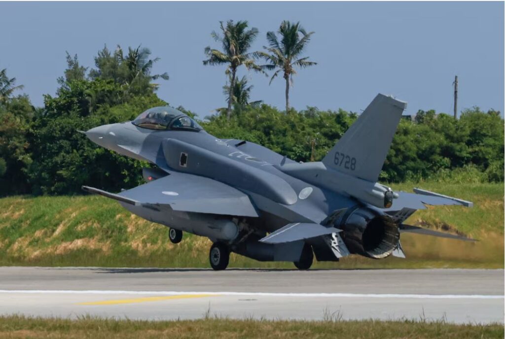 Tayvan ABŞ-dan iki ədəd “F-16V Block 70” tipli hərbi təyyarə qəbul edib