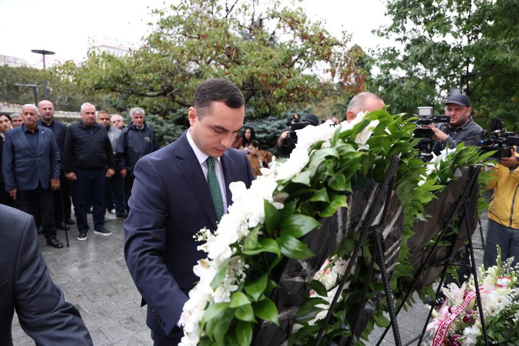 Abkhazian Autonomous Republic Government Chair lays wreath at Heroes’ Memorial marking 34th anniversary of the fall of Gagra