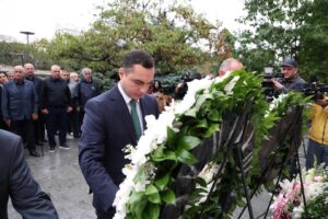 Abkhazian Autonomous Republic Government Chair lays wreath at Heroes’ Memorial marking 34th anniversary of the fall of Gagra