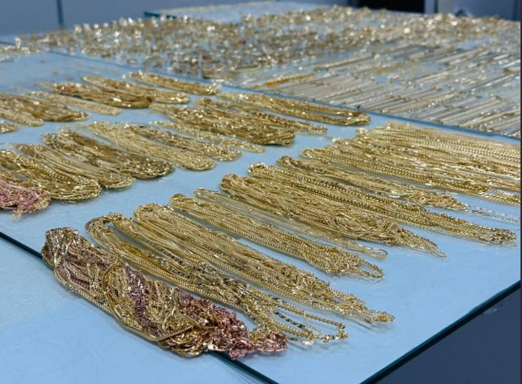 Investigation Service arrests man over smuggling of nearly 8kg of gold jewellery across customs border