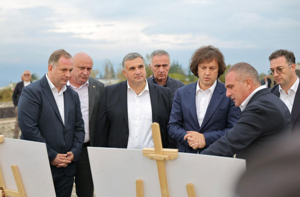 Prime Minister inspects new sports facilities under construction in Telavi