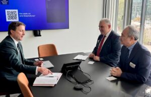 Health Minister meets representative of Siemens Healthineers company