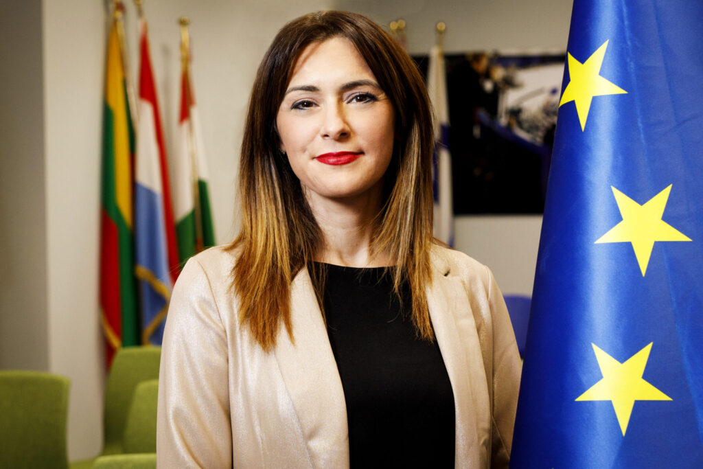 Вице-президент Европарламента Пина Пичерно объявила голодовку в связи с тяжелым положением населения оккупированного Россией города Алёшки