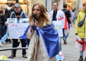 По заявлению адвоката Николоза Болквадзе, задержанная по делу от 4 октября Нана Сандер обратилась в прокуратуру с просьбой о заключении процессуального соглашения